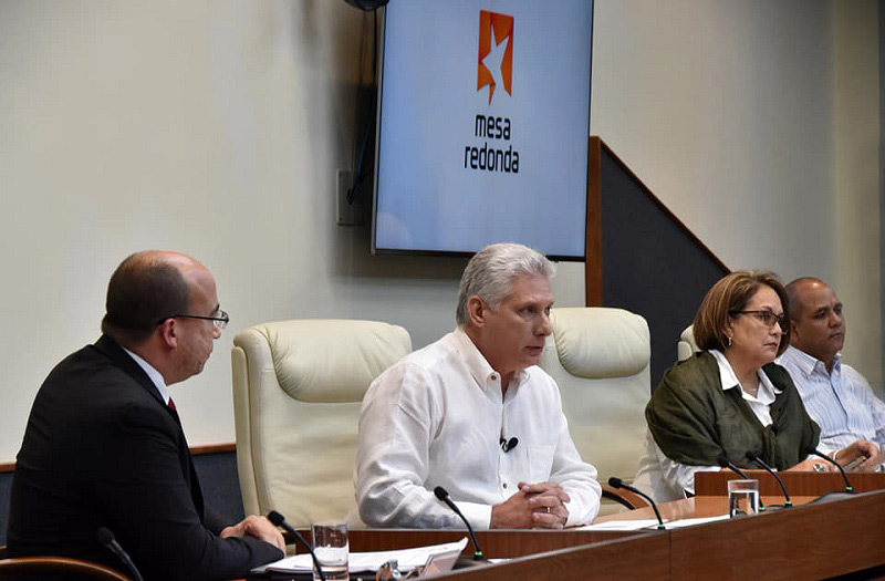 diaz canel en mesa redonda