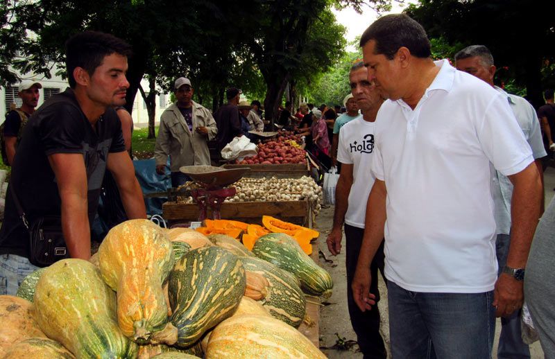 secretario feria 1