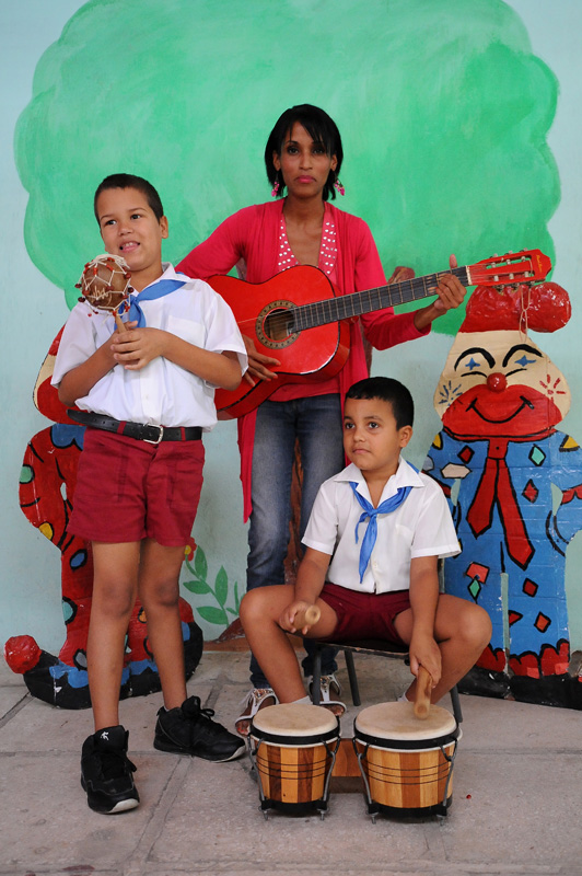 Niños de la escuela Haydée Santamaría realizan actividades afines a sus necesidades. autismo3