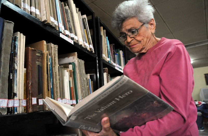 María de los Ángeles Rodríguez ama la lectura desde pequeña. Fotos: Carlos Rafael bibliotecaria maria hg 1