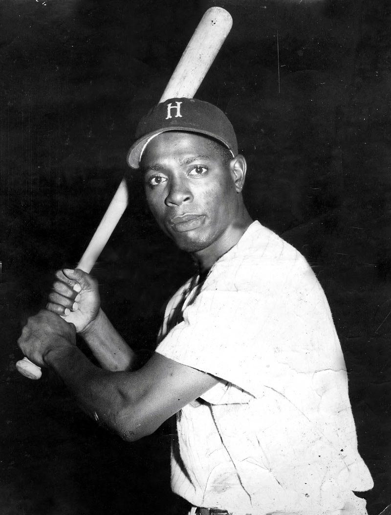 Probablemente, el parecido físico con Jackie Robinson, hasta la manera de reír o disfrutar del juego, influyó en el mote. pelotero morales 2
