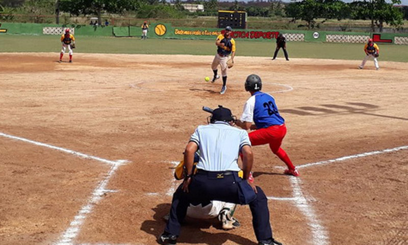 El softbol cubano tiene varios compromisos este año. Fotos: Guilermo Rodríguez (Radio Rebelde) softbol holguin