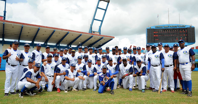 Fotos: Carlos Rafael / Estadísticas: Emilio Hernández cachorros resumen 1