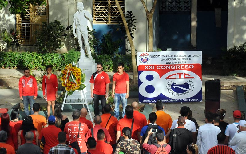 Los holguineros rindieron homenaje al mártir del Moncada fernando chenard 1