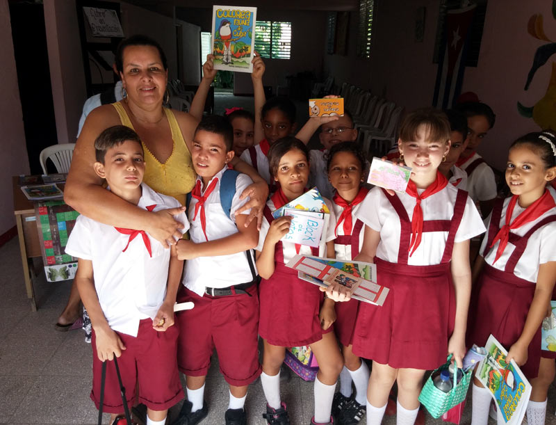 Las Ferias del Libro se extienden hasta el proyecto Sociocultural Venga la Esperanza proyecto alcides pino 02