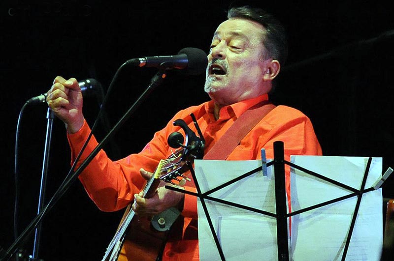 Fernando Cabreja en su concierto “Fuera de Foco”, por sus 60 años y 40 de vida artística. / Foto: Carlos Rafael suceso 01 Cabrejas concierto