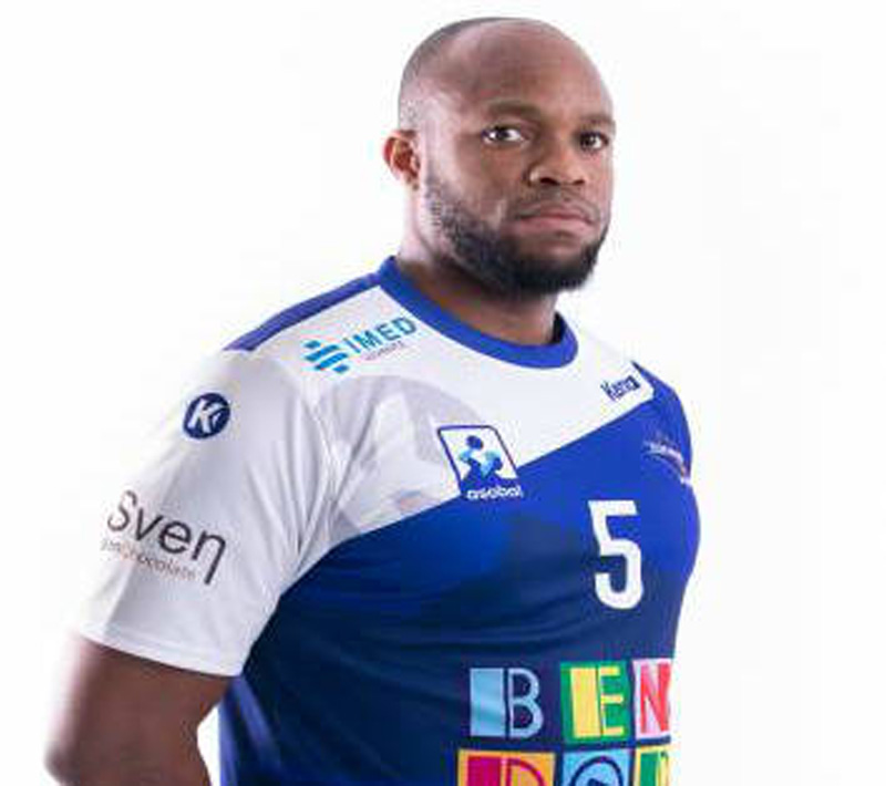 Ángel Jesús Rivero Noris (“Urbano Noris”), juega contratado en España. Foto: alicanteplaza.es Deporte angel rivero balonmano