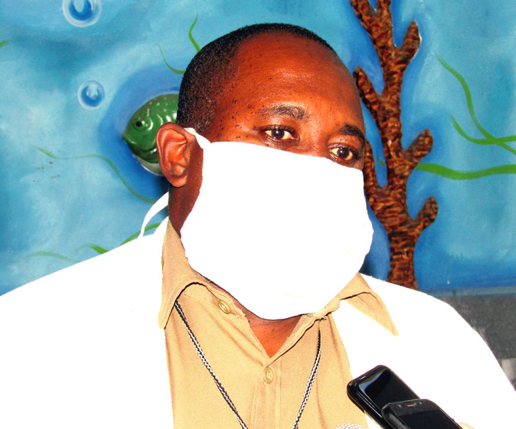 Doctor Pedro Noris Noris, especialista en Medicina General Integral y Diplomado en Medicina Intensiva y Emergencia. hospital Adrian