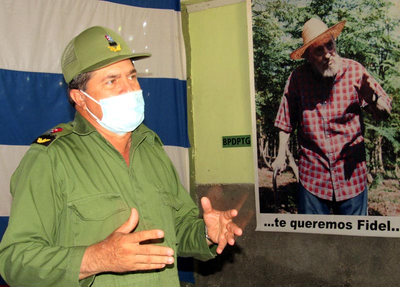 Ernesto Santiesteban Velázquez, presidente del Consejo de Defensa en la provincia elogió la disposición de los trabajadores al asumir tareas en otras esferas de la economía Propaganda PCC CTC 03