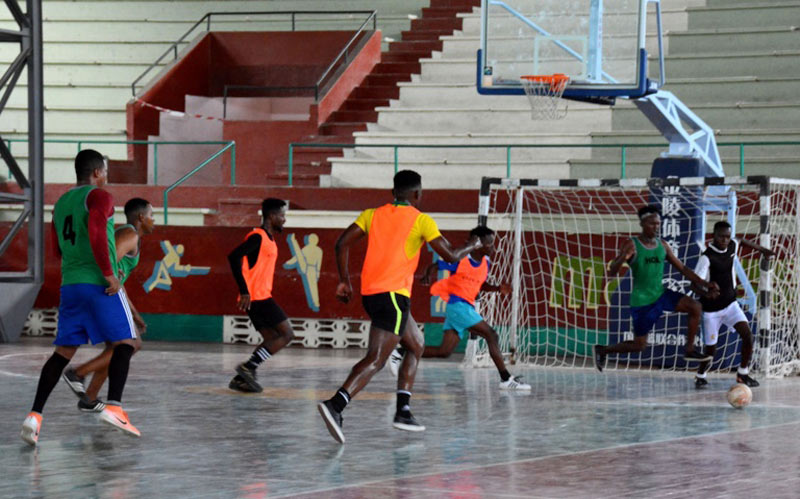 Inició en Holguín la Copa de Verano de Futsal como una de las ofertas recreativas de esta etapa estival. Foto: Carlos Rafael futsal verano