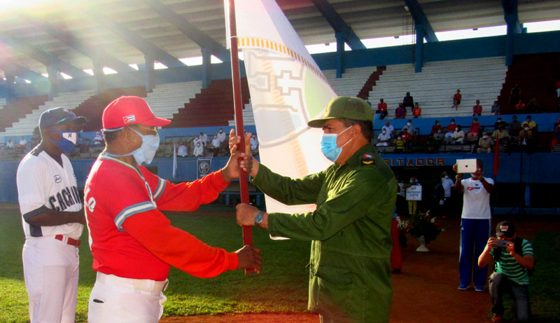 pelota equipo abanderamiento ATH 02