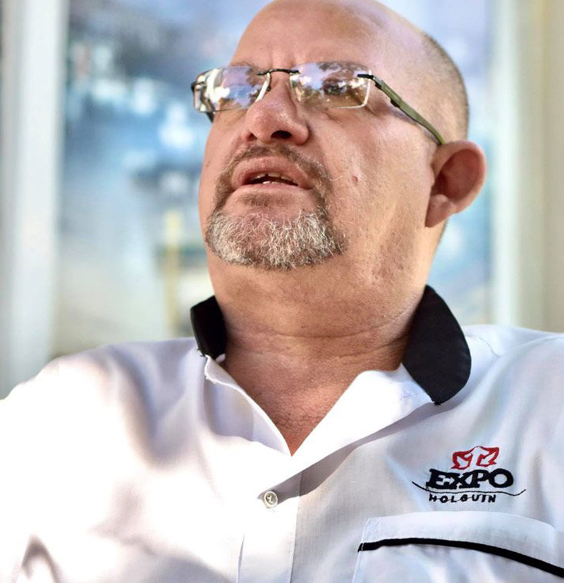 Alfredo Gómez desde 2015 dirige la Empresa de Eventos,Ferias y Exposiciones con servicios asociados al alojamiento y la gastronomía (ExpoHolguín). Foto: Ernesto Herrera alfredo expo hg