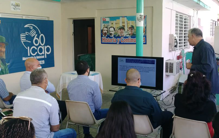 David Machín presentó proyecto de investigación empresarial de Cultura Física y Deportes. convenio403