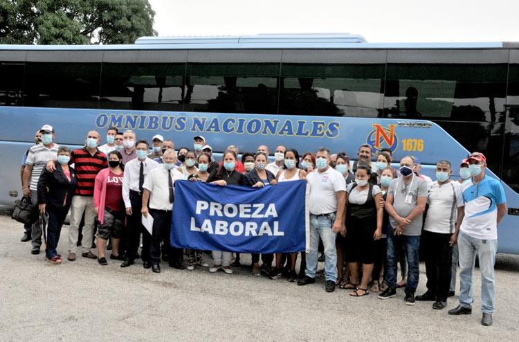 El acto tuvo como sede a la UEB de ON, ubicada en la terminal holguinera. Foto: Elder Leyva omnibus.nac proeza 1