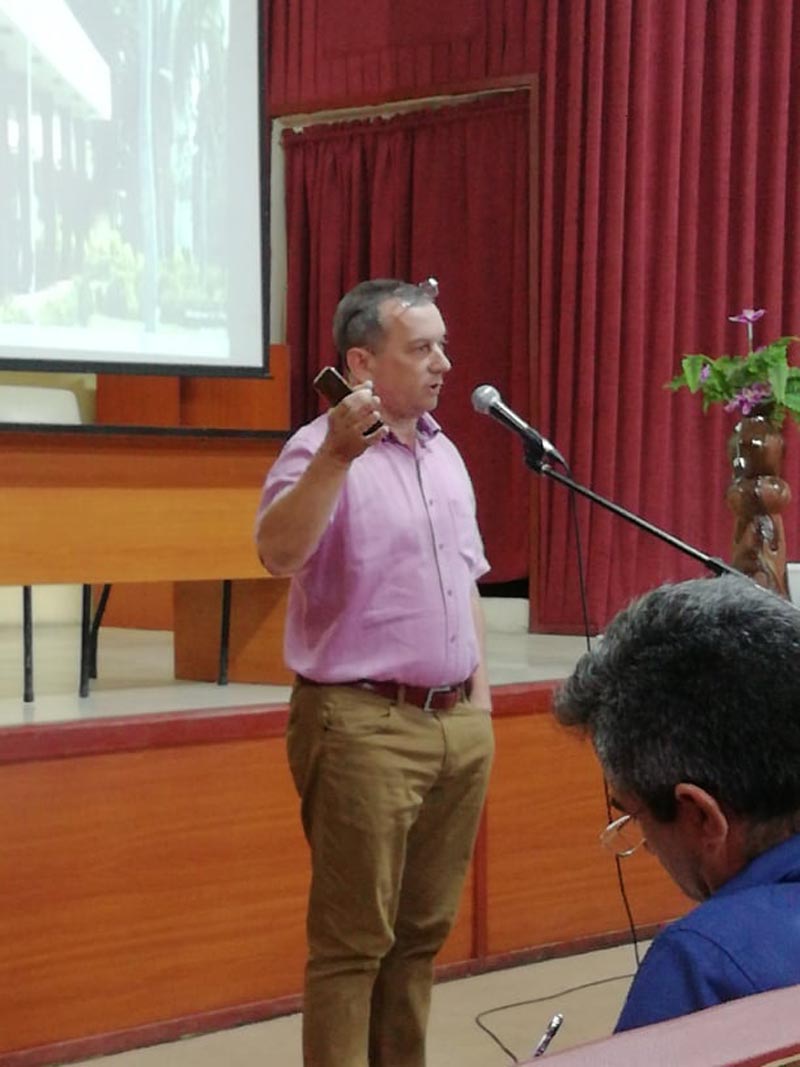 El doctor Mármol afirmó que Holguín tiene capacidad profesional de comenzar los trasplantes hepáticos en 2020. Curso Bioetica 1