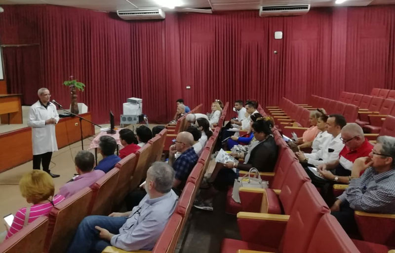 Especialistas de las cinco provincias orientales y Camagüey se dan cita en el curso sobre bioética en trasplantes que se desarrolla en Holguín. Fotos: Eyris Cruz Curso Bioetica 2