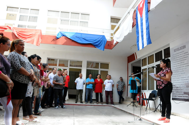 En la sede del Gobierno Provincial continuaron las manifestaciones de repudio al gobierno de los Estados Unidos y su política contra Cuba. acto bloqueo Elder 3