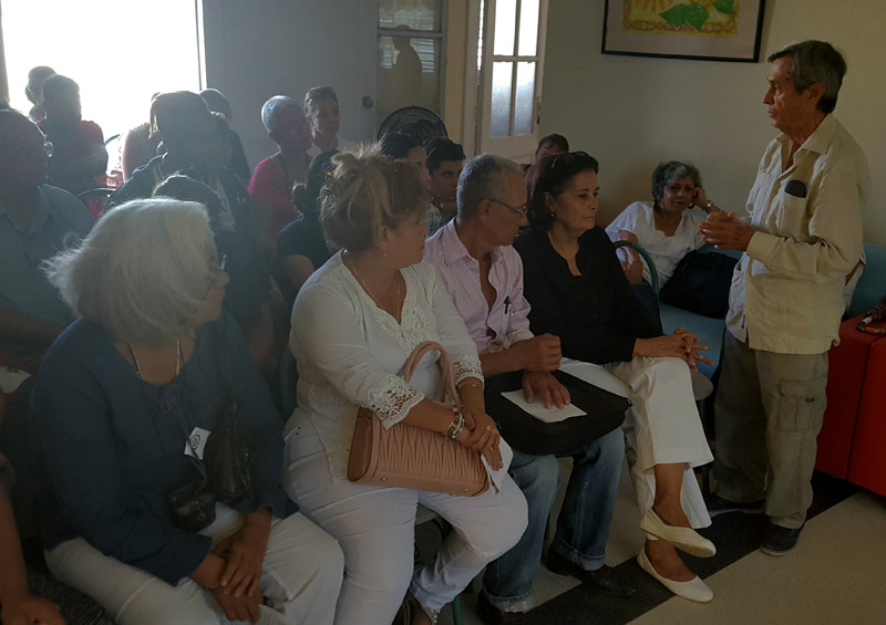 Hiram Pérez Concepción, uno de sus fundadores, refiere los orígenes del Archivo Histórico Provincial de Holguín. Archivo Hist Prov Claudia A 3