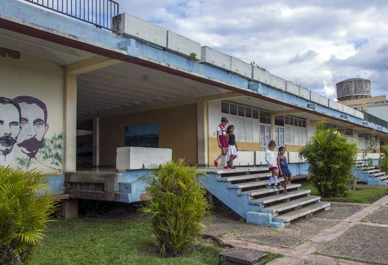 El Centro Mixto “6 de Agosto”, ubicado en l comunidad de Birán, distingue como un espacio de referencia en el sector educacional. Fotos: William Parrao Centro mixto Biran W Parrao 2