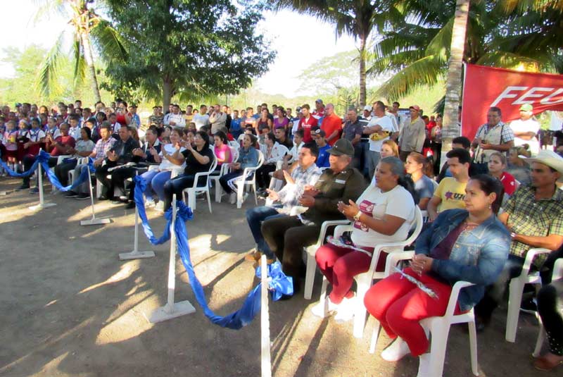 Estudiantes de diferentes enseñanzas, vecinos del Consejo Popular de Monte Alto y otras autoridades del territorio rememoraron tan importante fecha. Guerras independ aniv Alexis 6