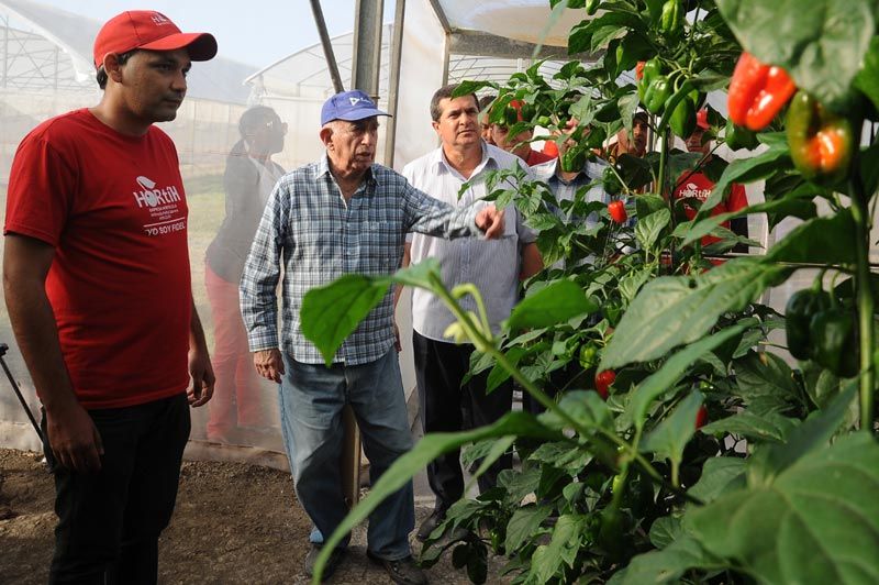 El dirigente recorrió el polo productivo de Beola, en "Rafael Freyre". machado visita beola