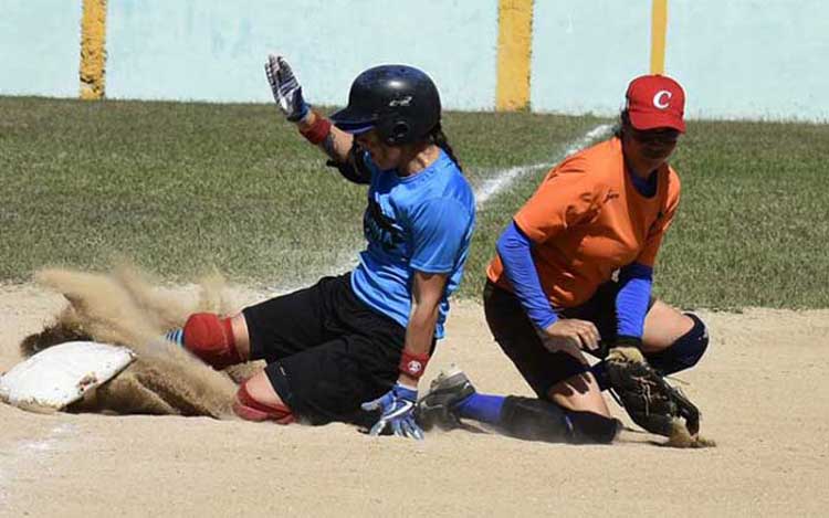 sofbolfemenino1