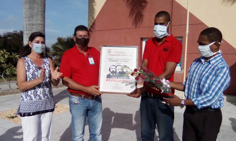 Fab cigarro vanguardia nac 1