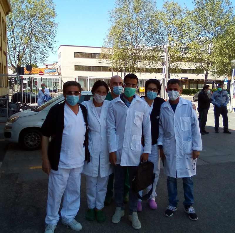 Junto a colegas italianos. medico hg turin 2