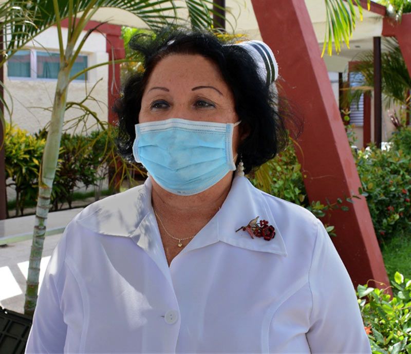 La licenciada María Bertha valora de extraordinaria la labor del personal de enfermería. hospital militar 6054
