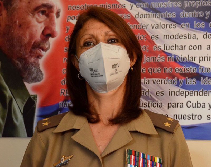 La teniente coronel Milagros Mekin condujo con acierto a su colectivo en el combate contra la COVID-19. hospital militar 6077