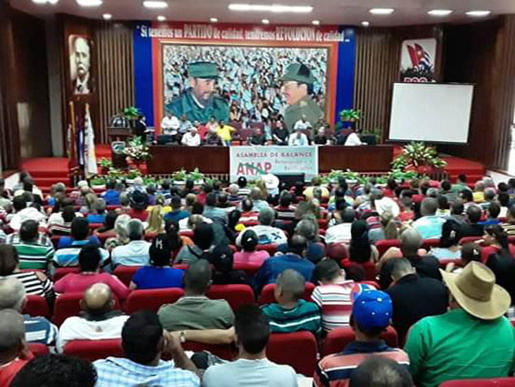 Asamblea de la Anap en Holguín. Foto: Flabio Gutiérrez Delgado asambleaanap1