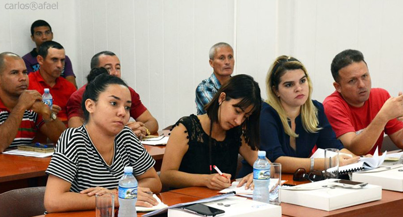 Empresa de Recuperación de Materias Primas de Holguín realiza conferencia de prensa con medios de comunicación provinciales y nacionales. materiaprimaH1