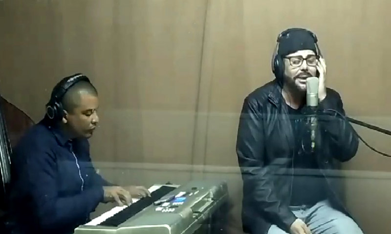 Cantautor holguinero transmite un mensaje de hermandad y optimismo en tiempos de la pandemia Covid 19. Foto: Captura de pantalla en perfil de Facebook del cantante nadiel mejias cancion