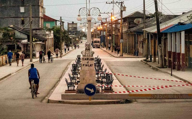 Otra zona de la ciudad de Banes aún mantiene el estado de cuarentena. Foto: ACN banes cuarentena cese