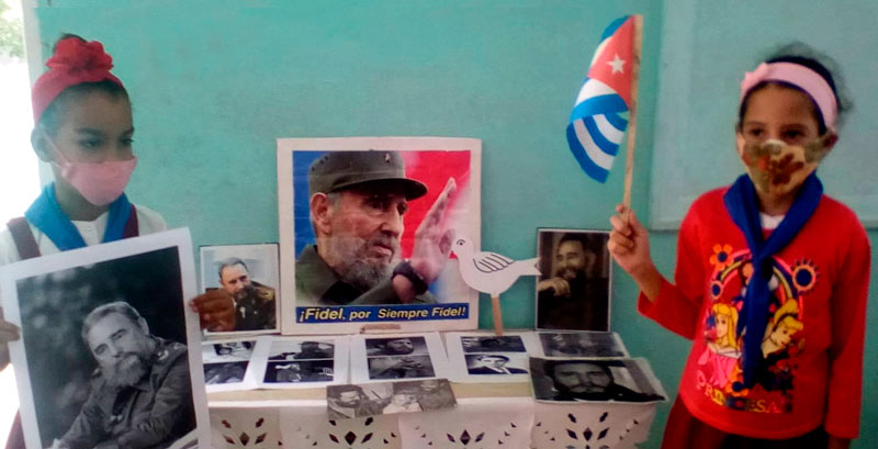 Fidel homenaje escuelas 1