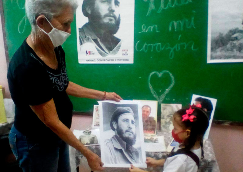 Fidel homenaje escuelas 2