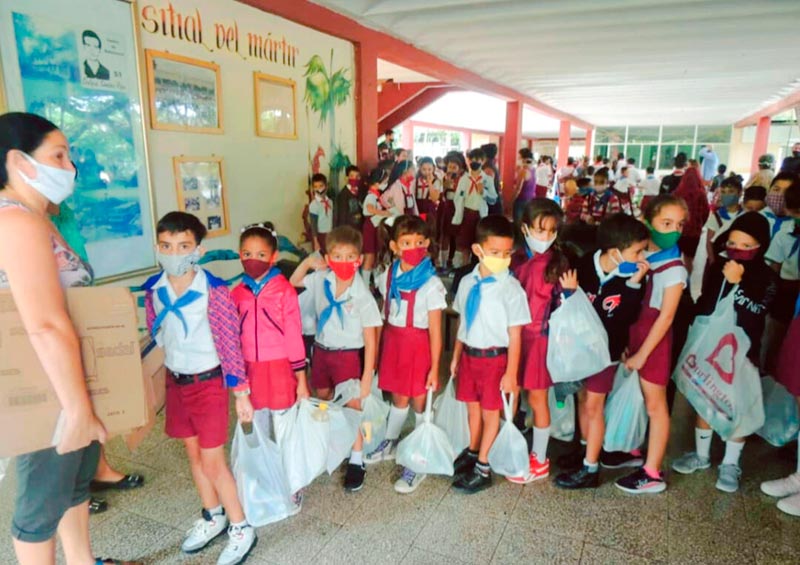 Pioneros del seminternado Dalkis Sánchez durante el Festival del Reciclaje Punto limpio 2
