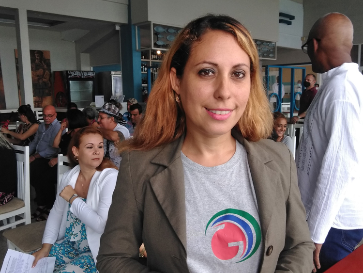 Yudiannis González, directora del telecentro Gibaravisión. Foto: Cortesía de la entrevistada yudiannis