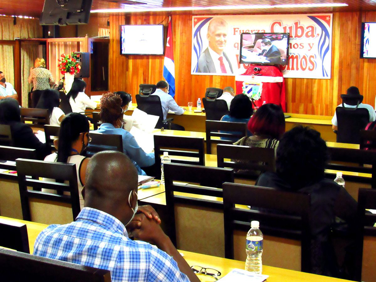 De manera virtual, Diputados holguineros participan en la jornada previa al V periodo de sesiones de la IX Legislatura del Parlamento Cubano. ASAMBLEA 01