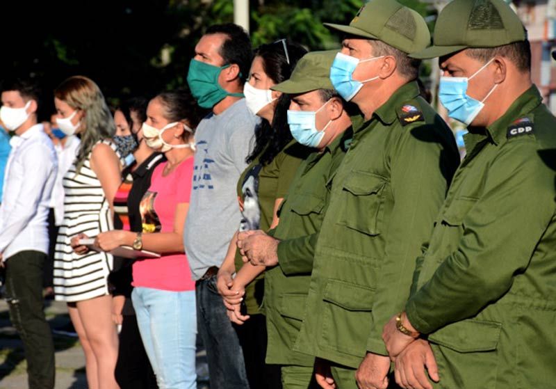 Máximas autoridades del territorio, así como los holguineros rindieron homenaje a Ernesto Che Guevara. Acto 8 octubre 5