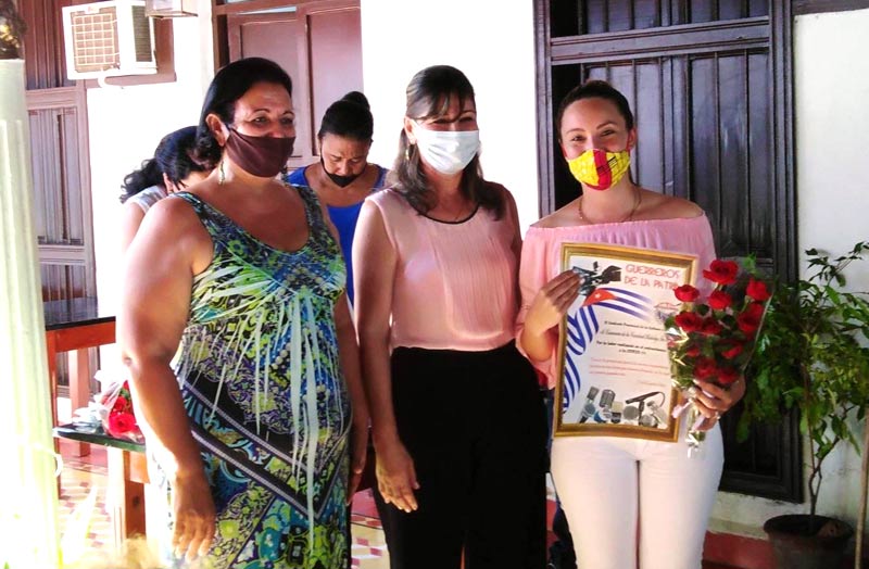 Foto: Perfil de Facebook de Grethell Yamila Cuenca Durán CTC Upec reconocimiento
