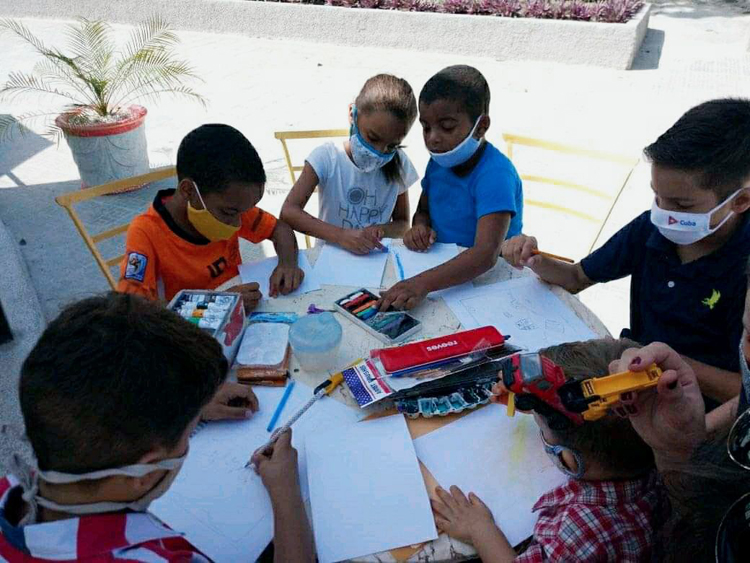 El Fondo Cubano de Bienes Culturales ofrecerá talleres de creación para los niños en el Complejo Gastronómico Pabellón Mestre de la ciudad de Holguín. Fotos: Tomadas de Facebook: talleres 1