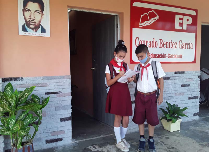 En la escuela primaria Conrado Benítez García del municipio de Cacocum se reparó el mobiliario, la cerca perimetral y la carpintería escuelas rurales reparac 1