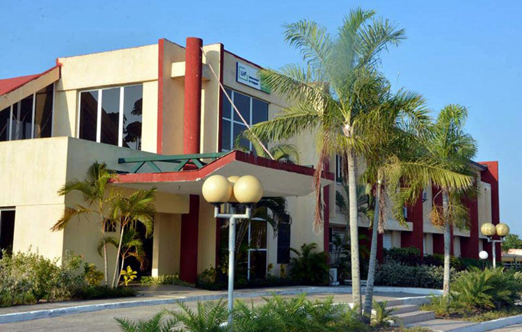 holguin universidadC