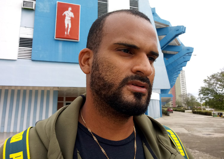 Foto del autor sergio glez retiro 1