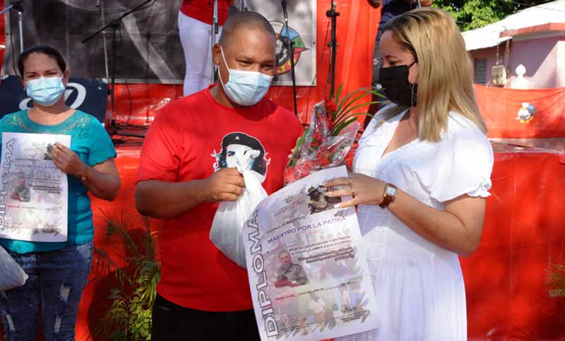 educador dia cacocum ELA 8