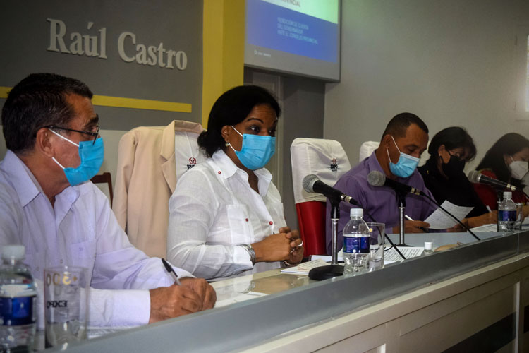 hcs asambleaGobiernoHolguin 1