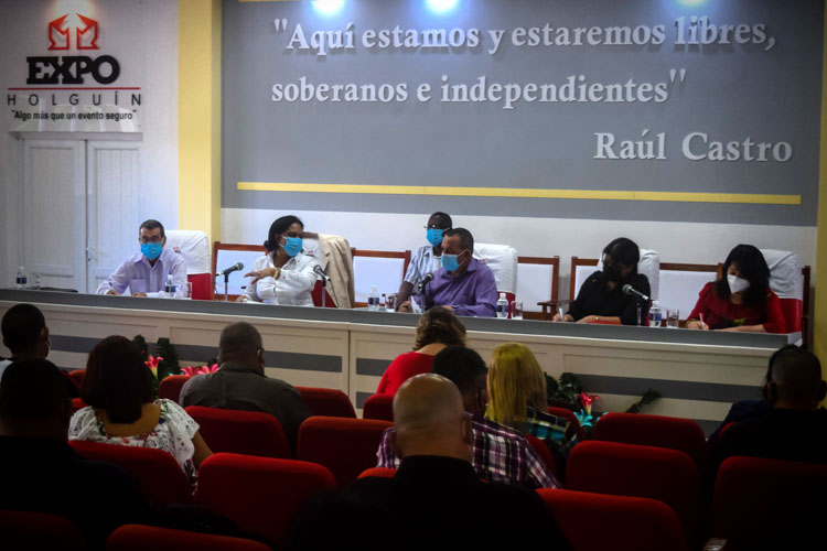 hcs asambleaGobiernoHolguin 4