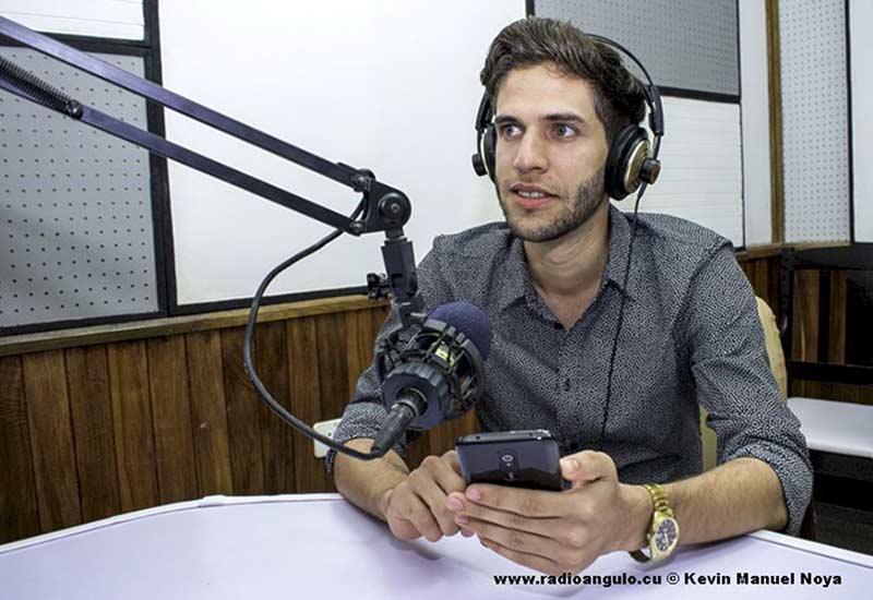 aniel santiesteban locutor