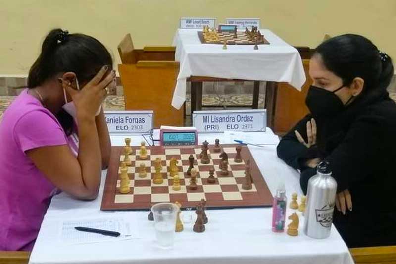Yaniela Forgas ajedrez f jit
